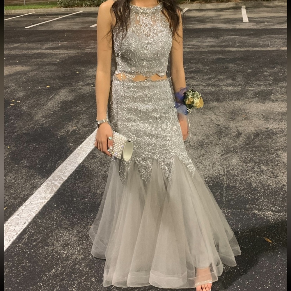 Silver prom/ evening gown size 00